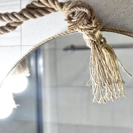 Angelos Boutique * Patitíri